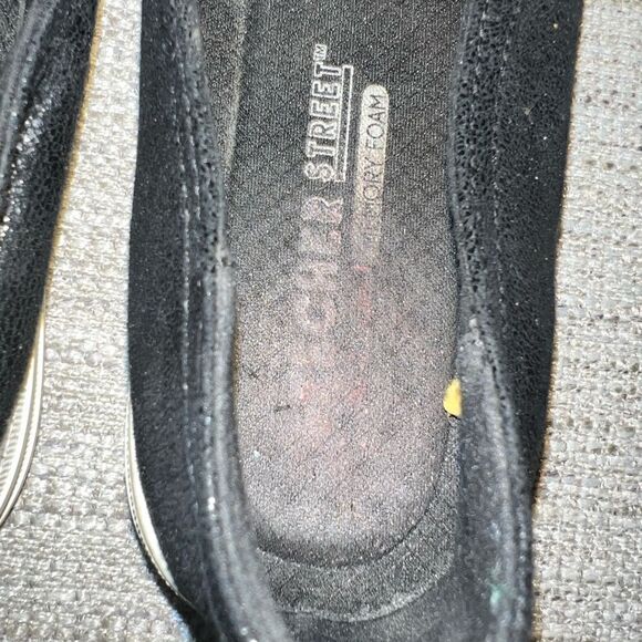 Beautiful Skechers street memory foam loafers size 6 - Picture 3 of 8